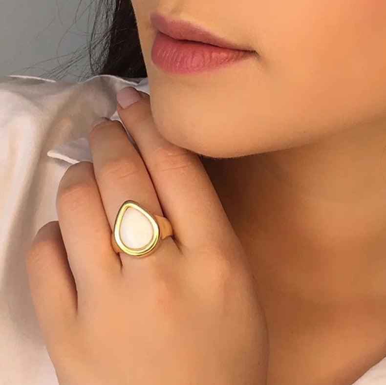 Drop Framed Gemstone Ring - Mother of Pearl
