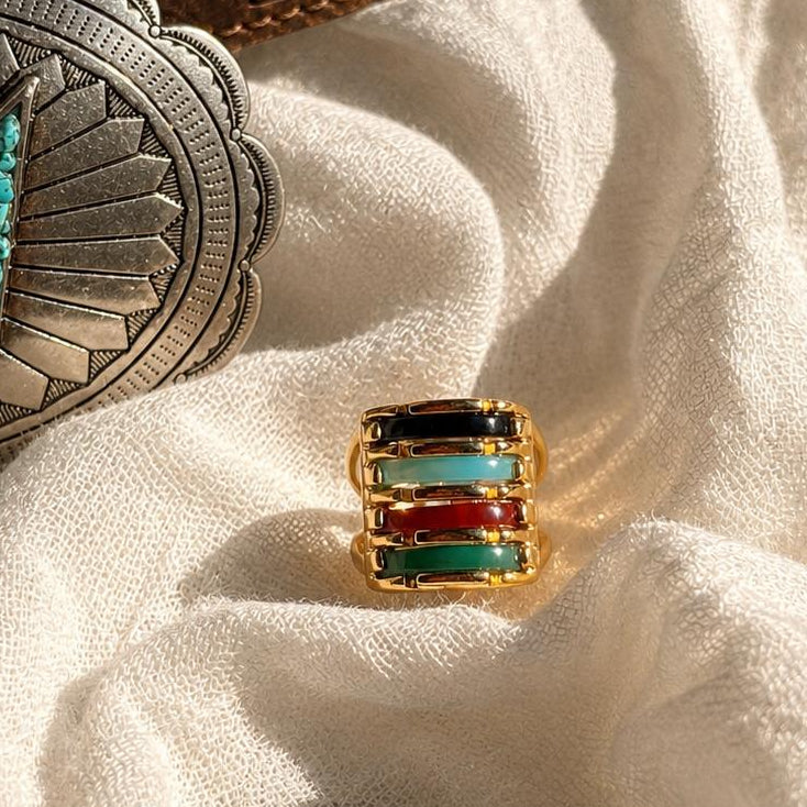 Anillo de gemas de cuatro capas