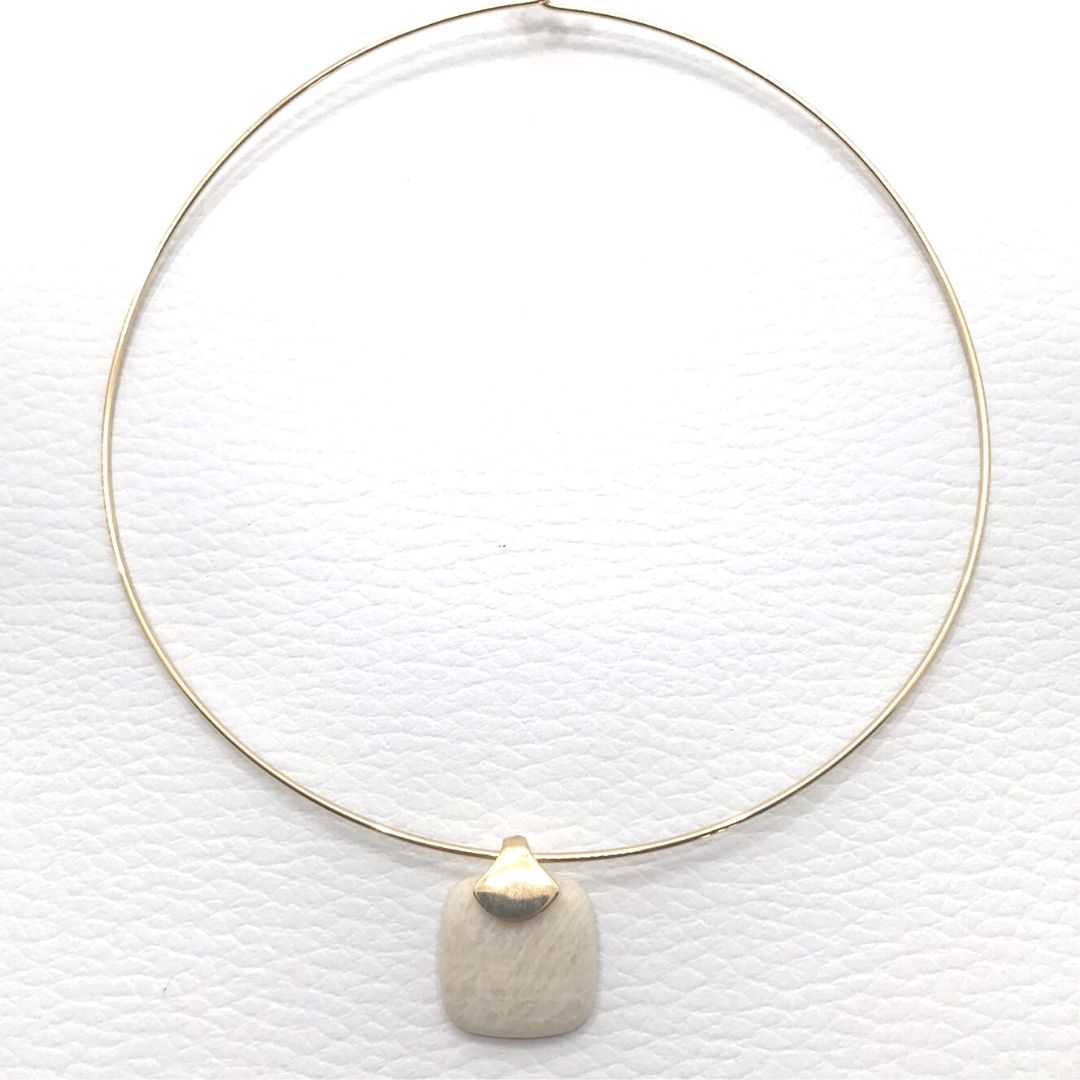 Gargantilla de piedras preciosas cuadradas sin marco - Amazonita beige