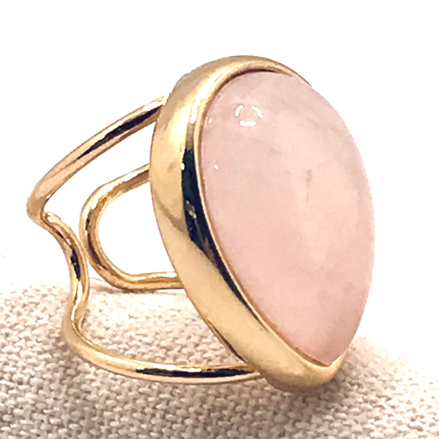 Anillo ajustable de piedra preciosa con gota grande - Cuarzo rosa