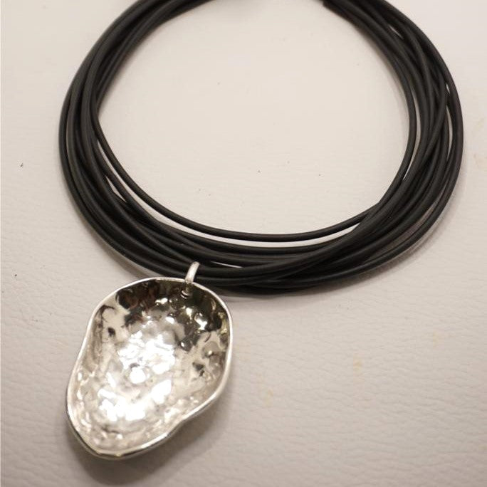 Martillado Maxi Short Necklace - Silver
