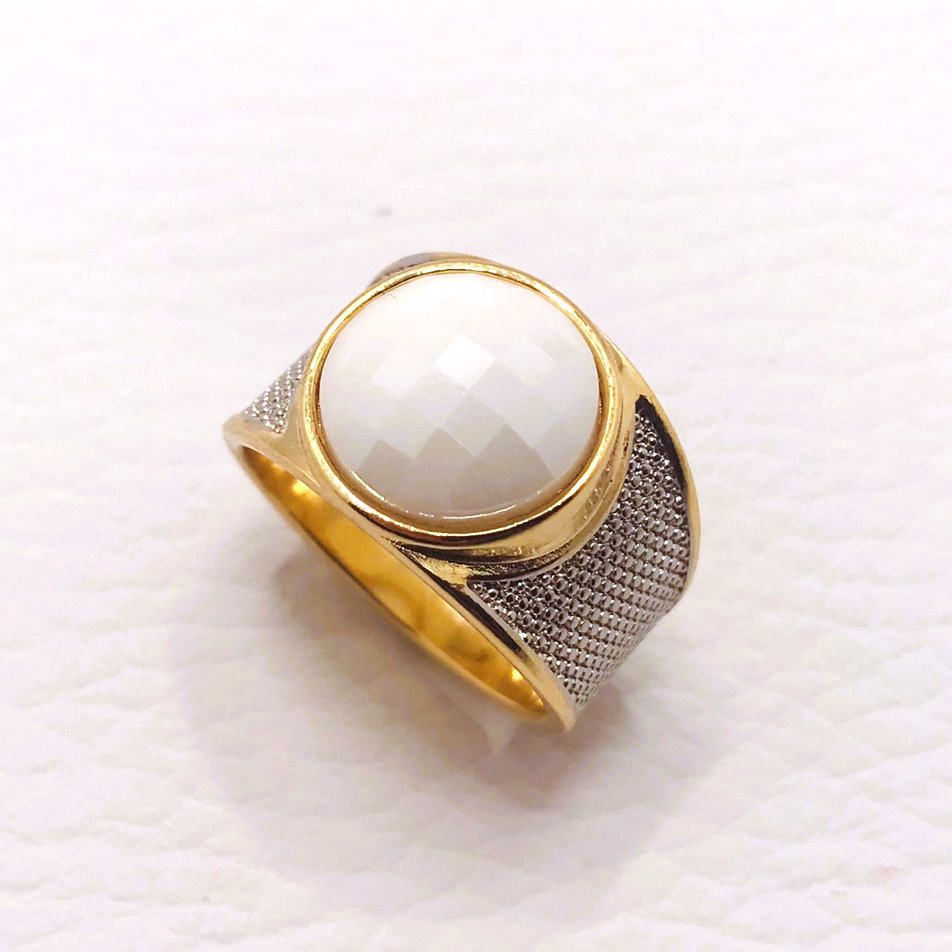 Pearly Gemstone Ring w/ Rhodium - Pearly Porcelain